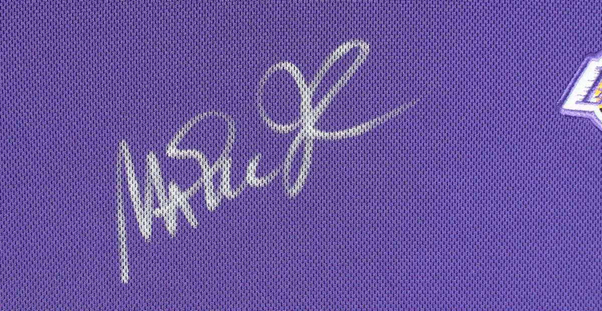 
Lakers Magic Johnson Authentic Signed Purple Nike Warmup Shirt BAS Wit #W205616