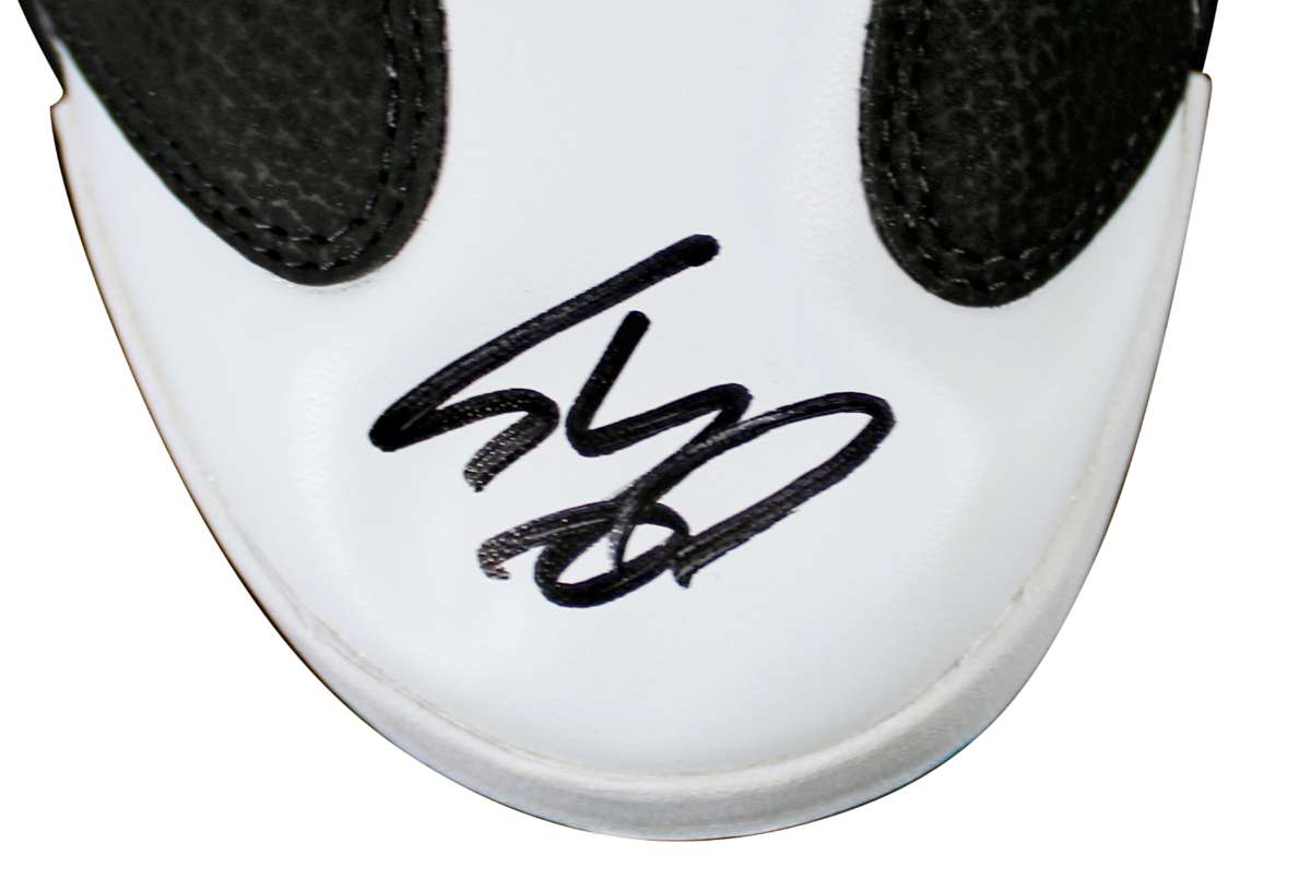 
Shaquille O'Neal Signed Right Reebok Shaq Attaq Retro 2022 Magic Shoe BAS Wit