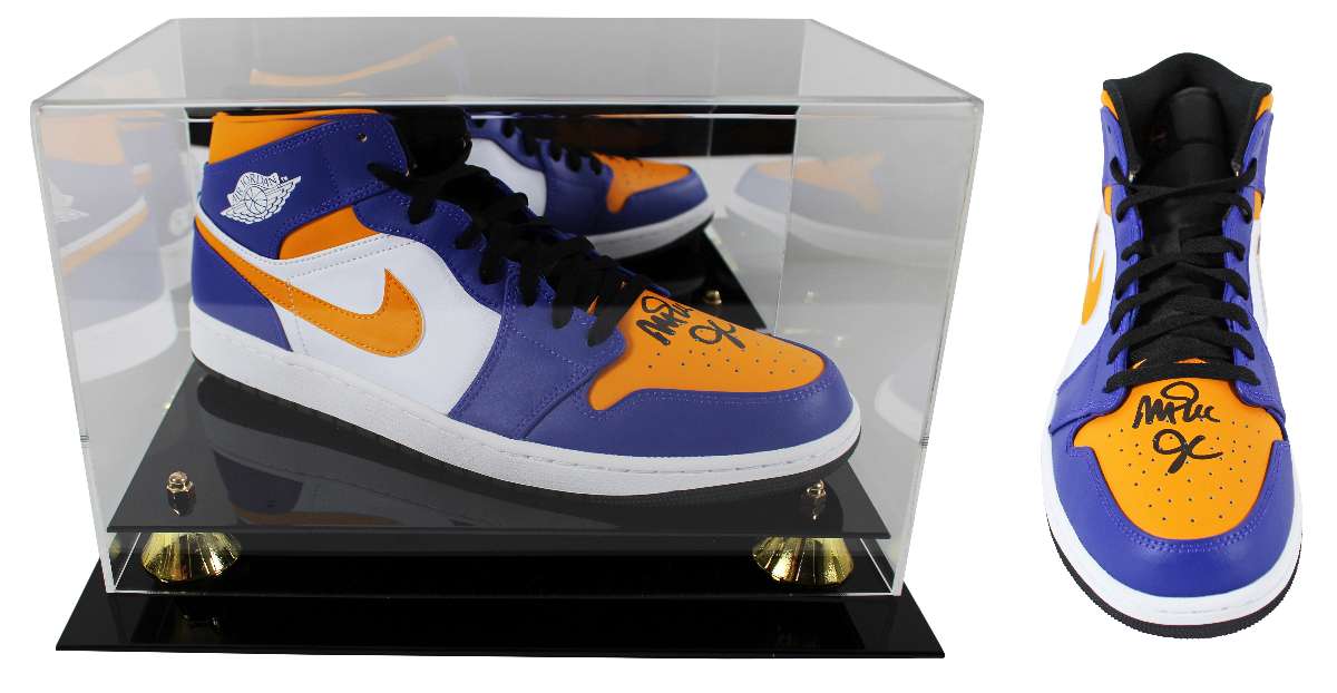 
Magic Johnson Signed Right Nike Air Jordan 1 2022 Lakers Shoe w/ Case BAS Wit