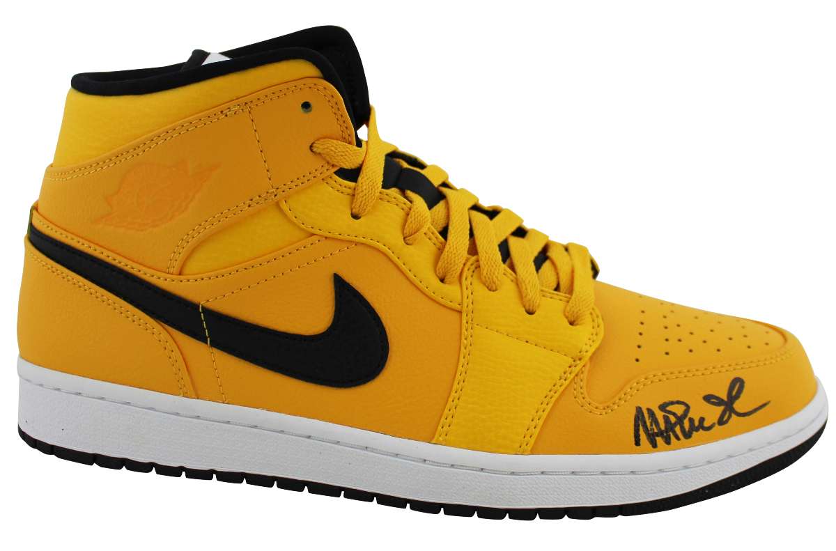 
Lakers Magic Johnson Signed 2018 Nike Air Jordan 1 Shoes w/ Box BAS Witnessed