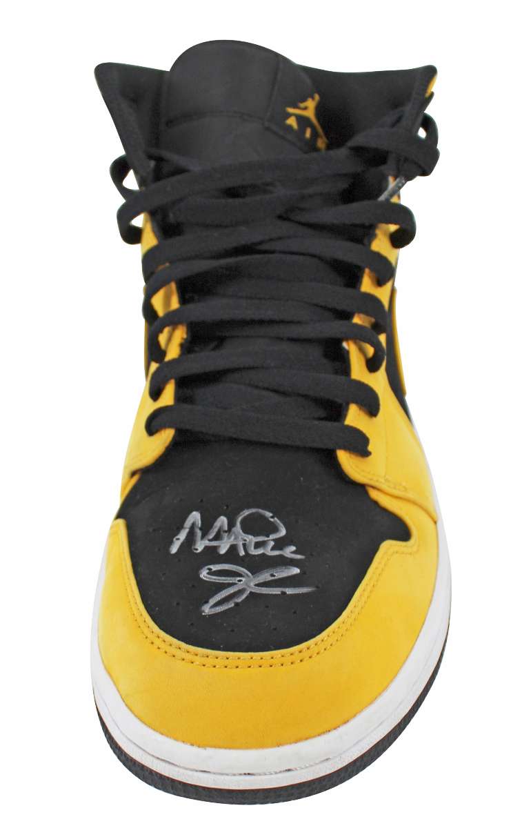 
Lakers Magic Johnson Signed 2018 Nike Air Jordan 1 Mid Size 10 Shoes w/ Box BAS