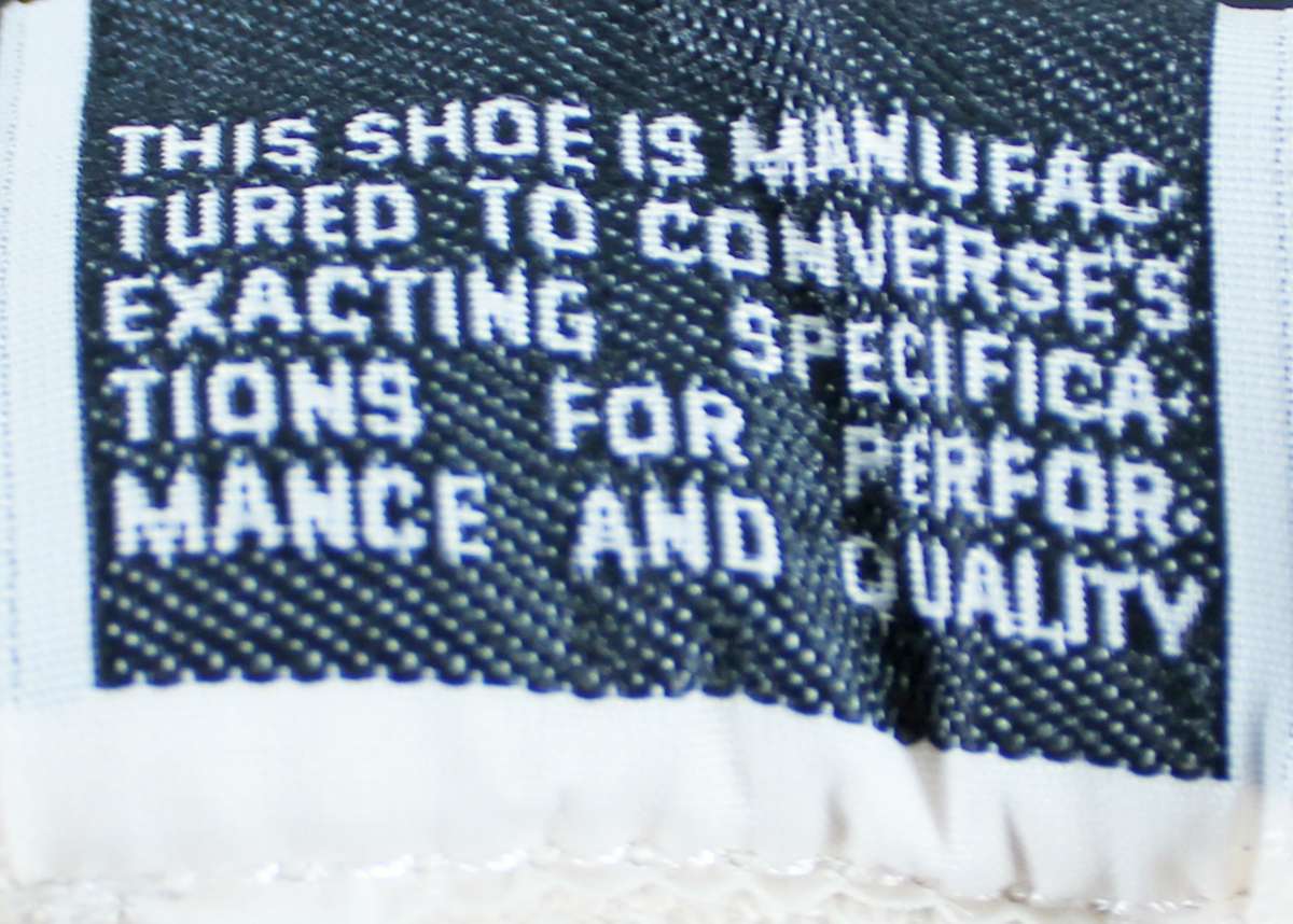 
Lakers Magic Johnson Signed Right Black & White Converse Weapon Shoe BAS Wit 1