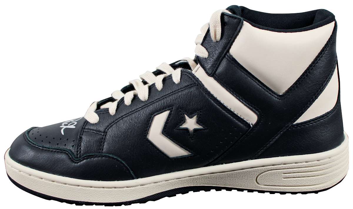 
Lakers Magic Johnson Signed Right Black & White Converse Weapon Shoe BAS Wit 1