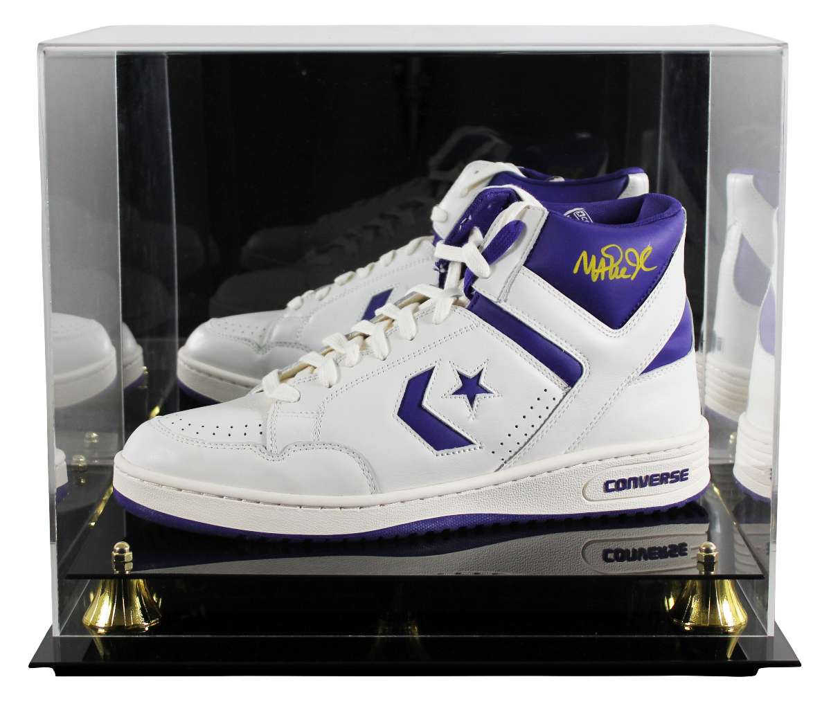 
Lakers Magic Johnson Signed Left P&W Converse Weapon Shoe W/ Case BAS Witness 3